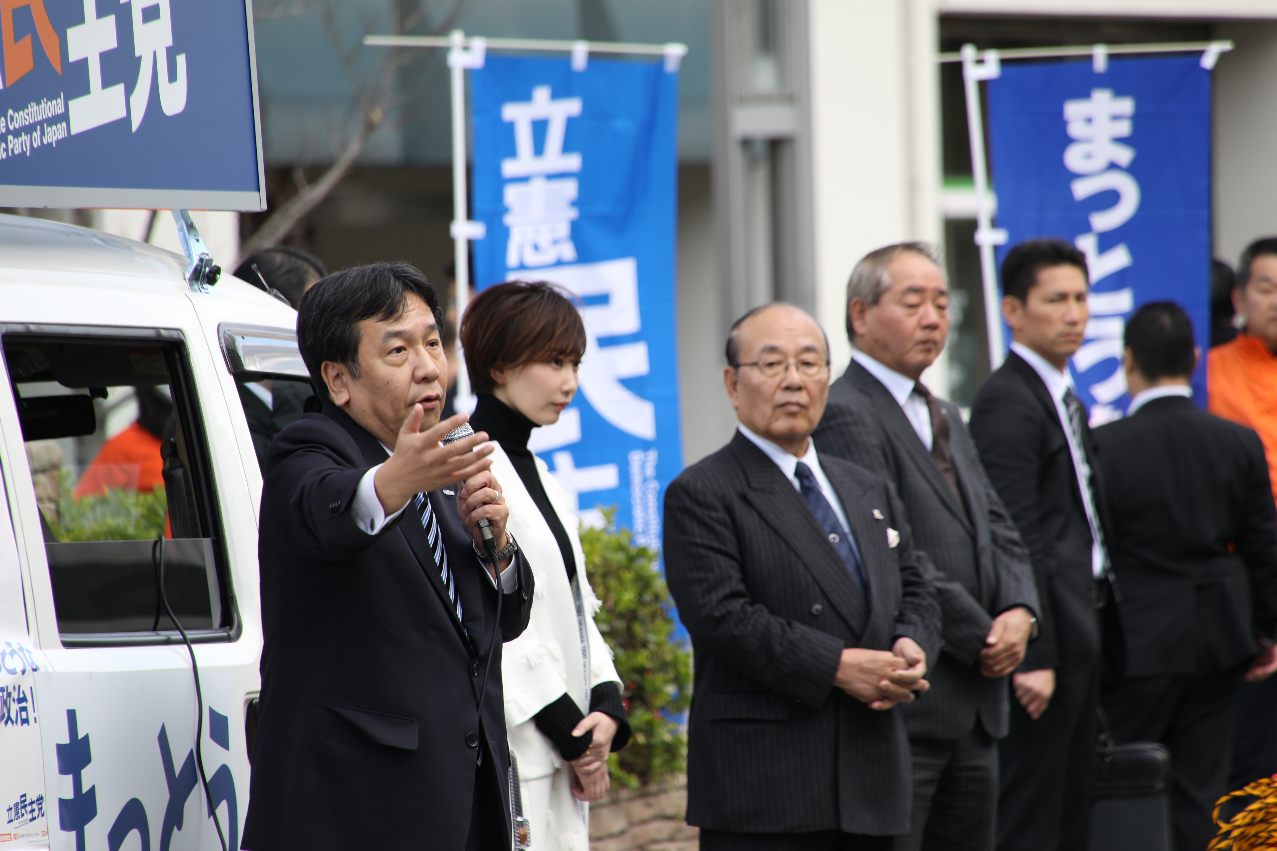 曽根駅前での街頭演説